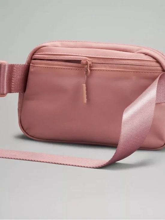 lululemon Belt Bag OG original Design Dusty Pink Crossbody Pouch - Picture 4 of 12